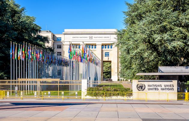 Remplacement de film de sécurité sur des bâtiments au siège de l'ONU