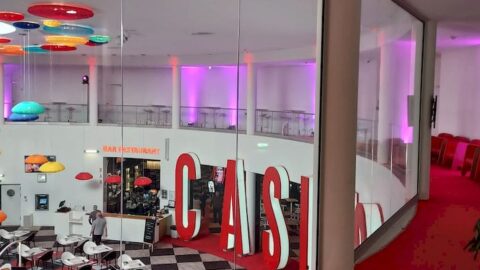 Pose de film pour vitre sécurité Casino Partouche